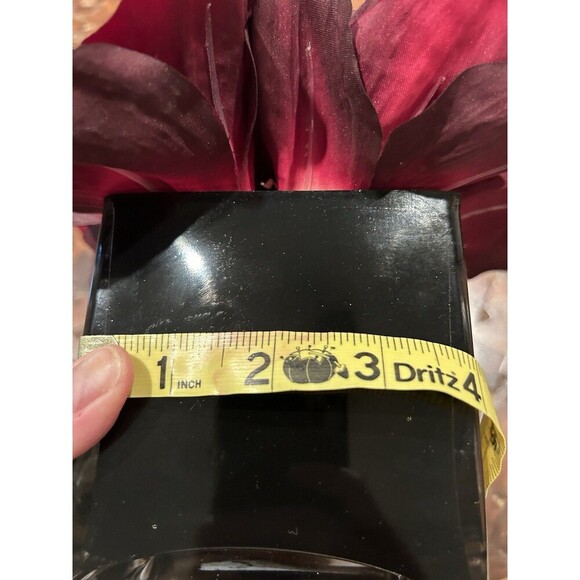 Artificial Amaryllis in Black Glass Vase - Picture 5 of 7